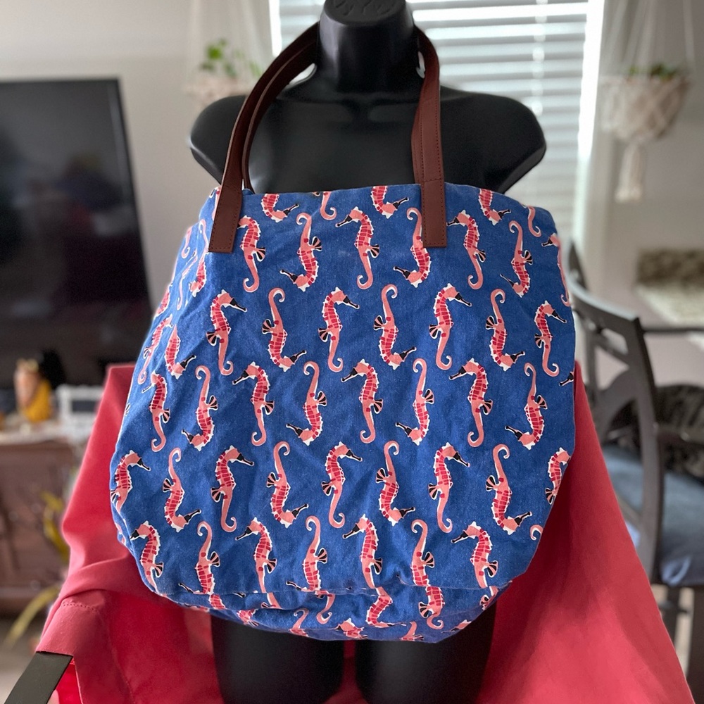 Crown and ivy gently used beach Bag